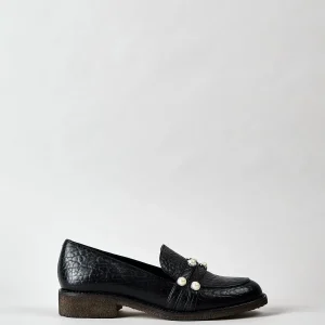 The Ebba, Black